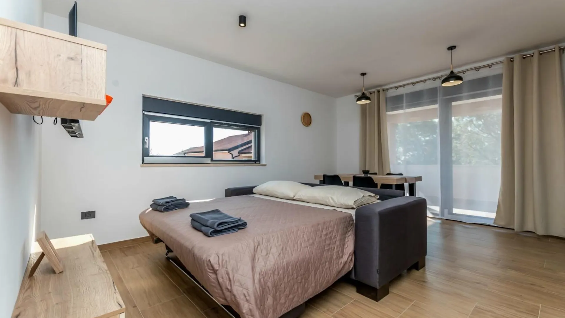 Apartments Karin Murine