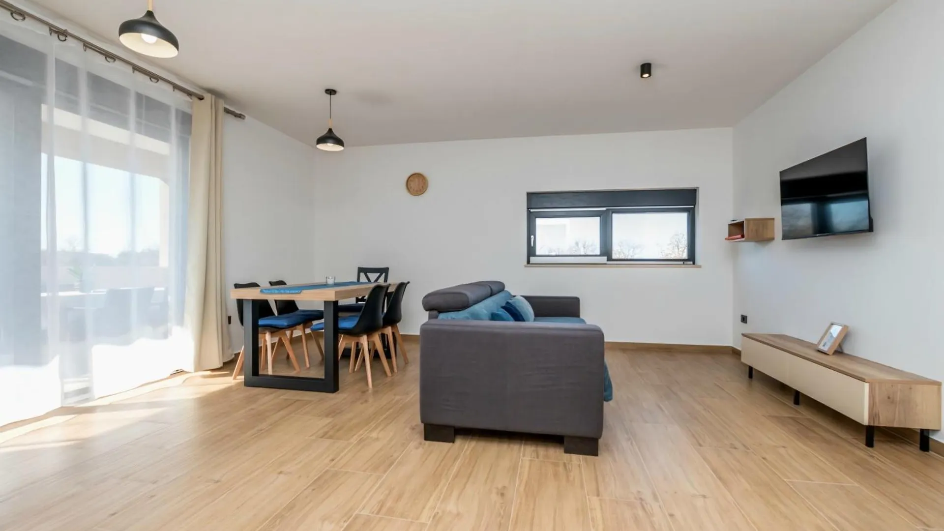 Apartments Karin Murine