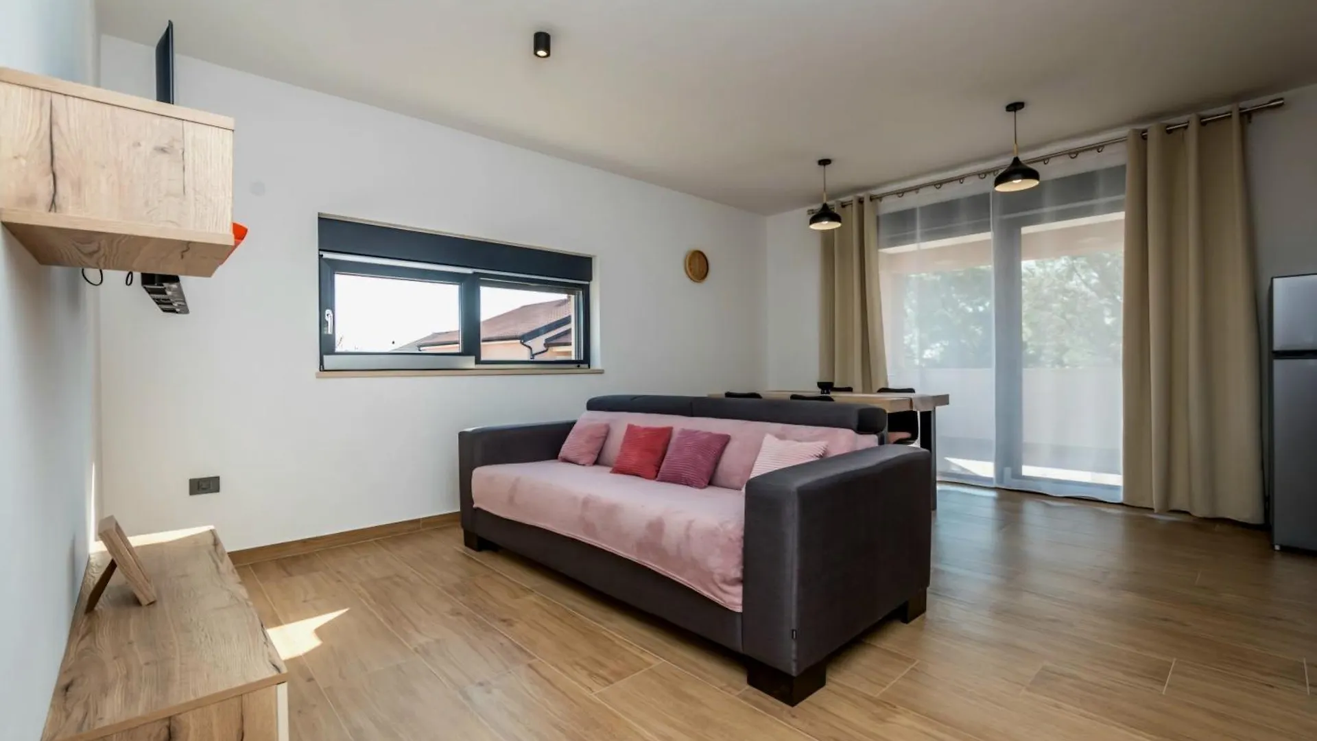 Apartments Karin Murine