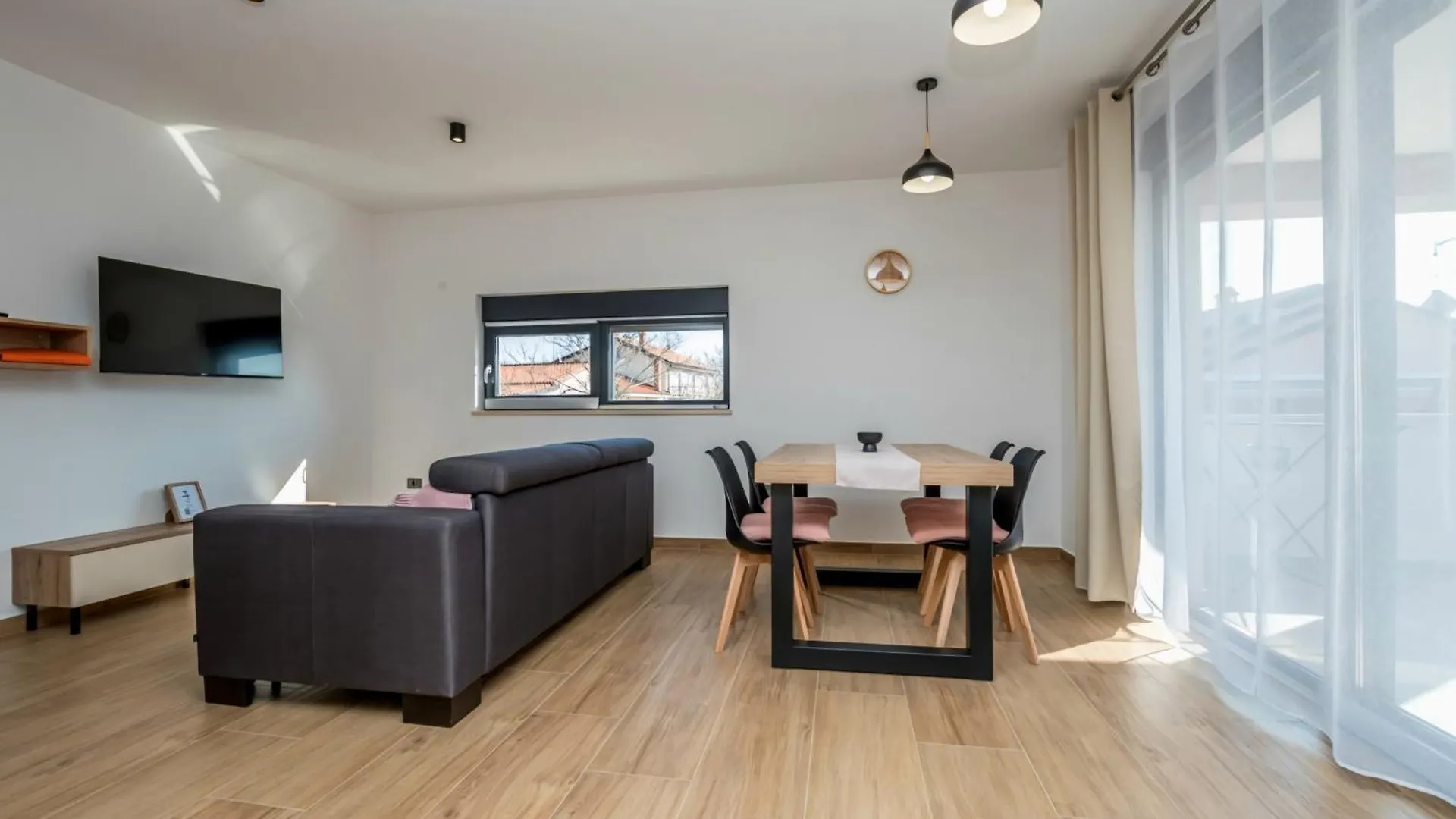 Apartments Karin Murine
