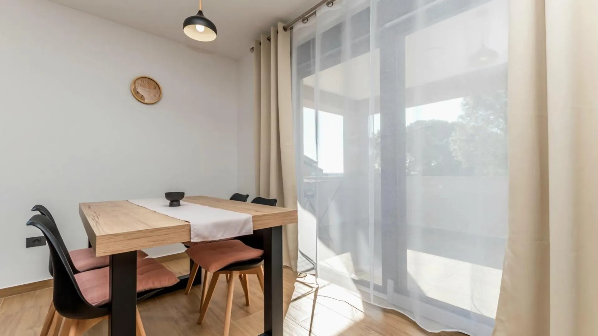 Apartments Karin Murine